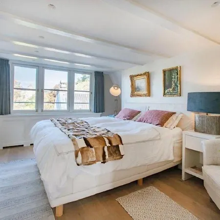 别墅 5br House In Amsterdam- If You Want To Book, Please Contact On Wh-ats-app - 0034-635-520-036 !!!!